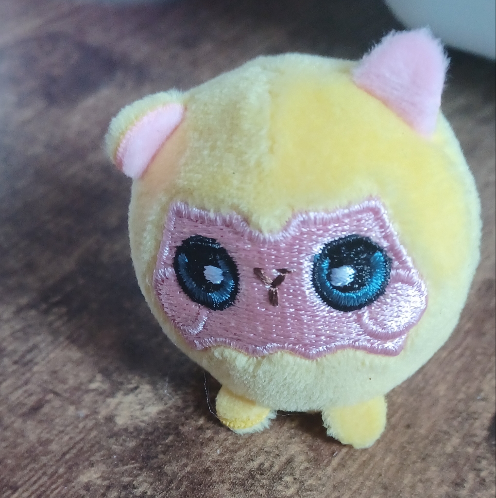 Pikmi Pops Surprise Scented Plushie Beanie Keychain